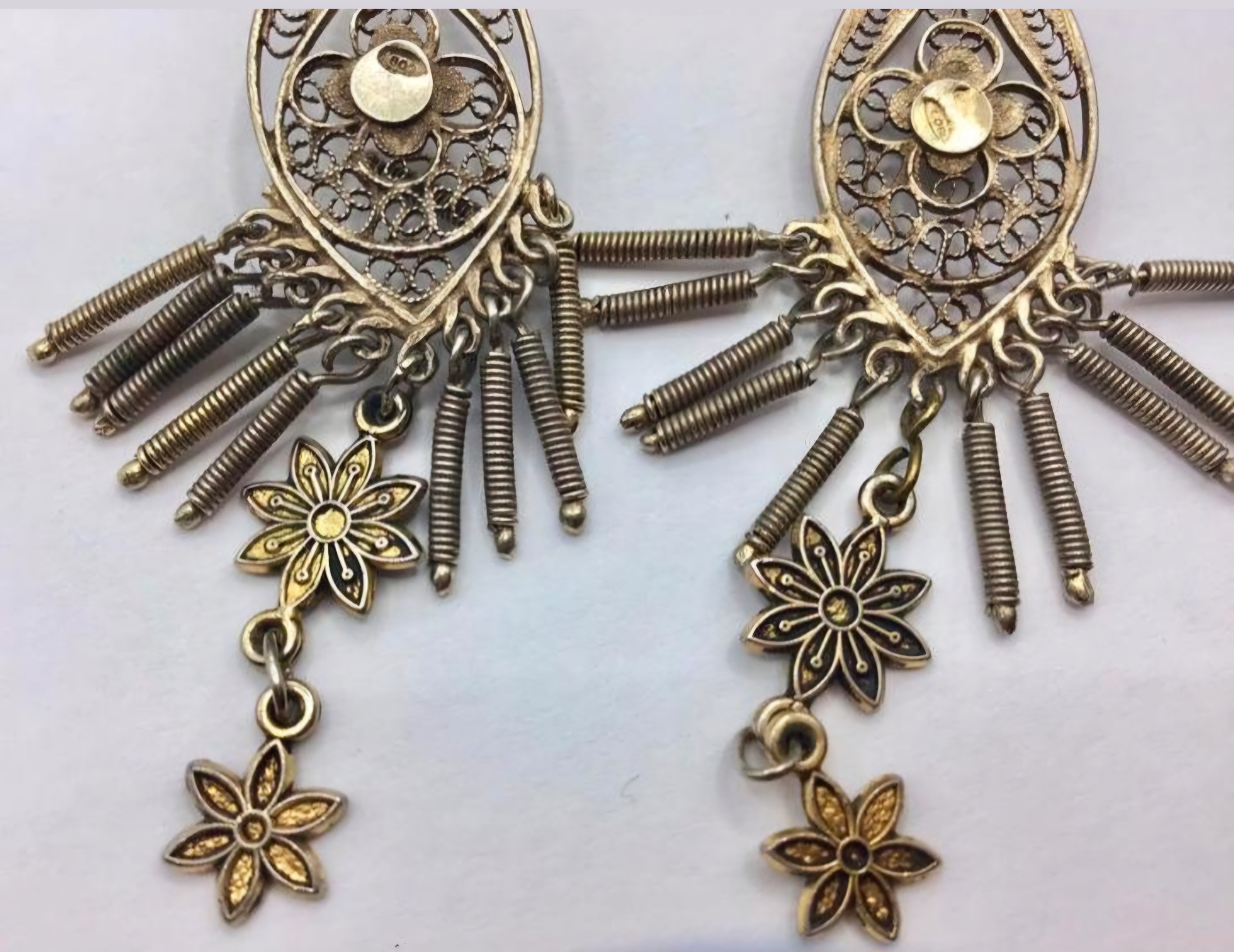 Vintage oorbellen filigrein zilver goud verguld filigraan Vintage oorbellen filigrein zilver goud verguld filigraan