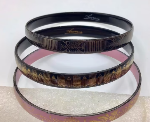 Vintage armband emaille Laureana gemerkt 2 stuks roze zwart 