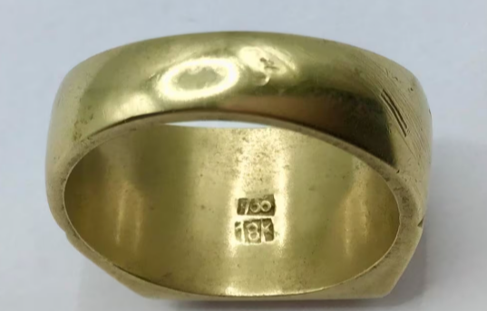 Vintage zegelring heren goud. Vintage zegelring heren goud.
