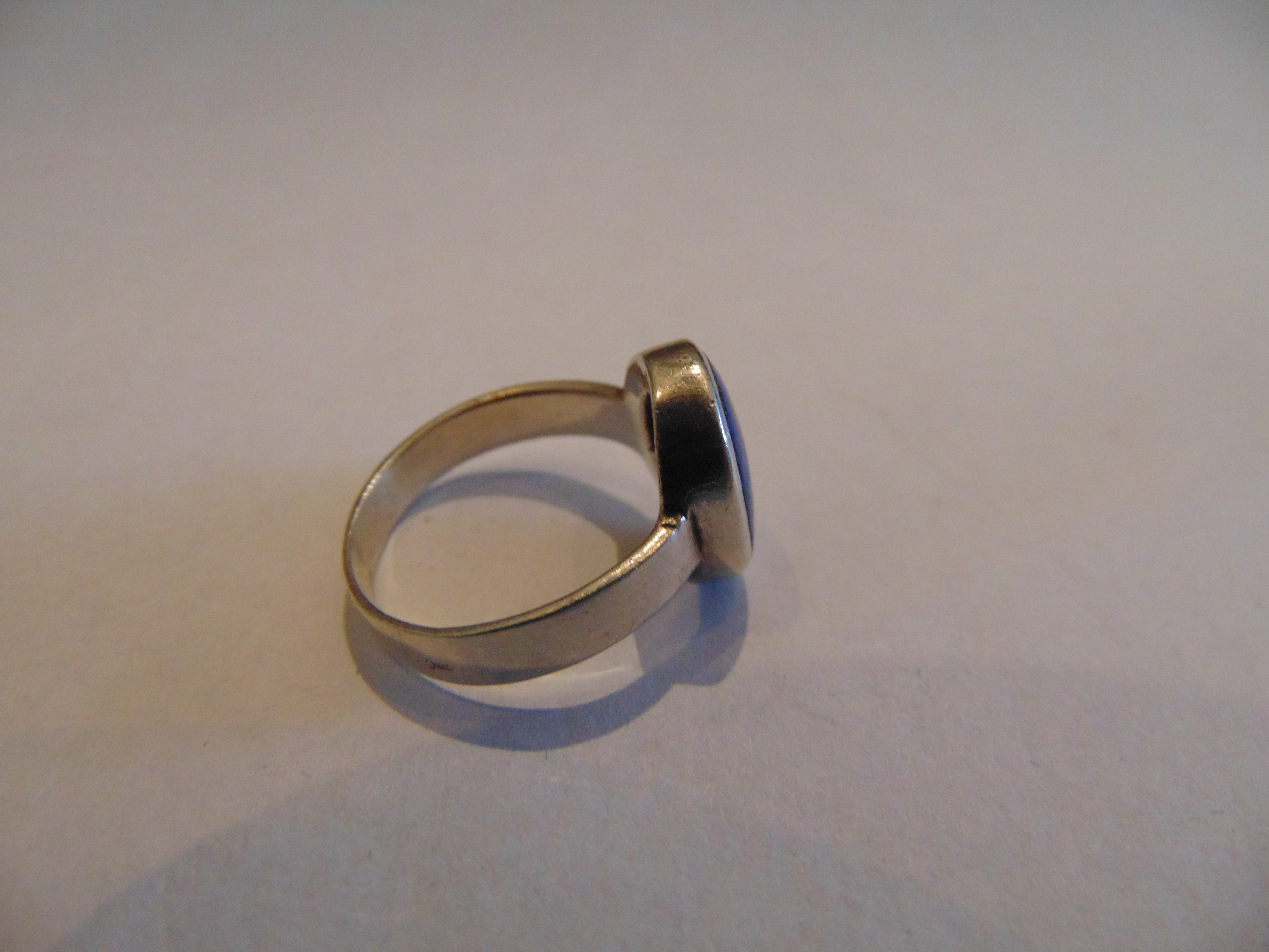 Zilveren ring met blauwe steen