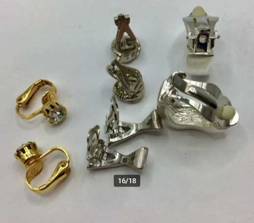 Vintage lot oorbellen staal kristallen aquamarijn 4 paar Vintage lot oorbellen staal kristallen aquamarijn 4 paar