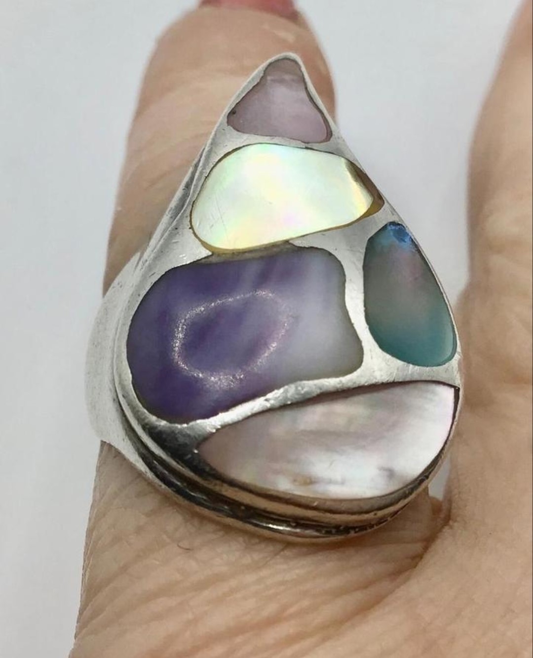 Grote druppelvormige damesring