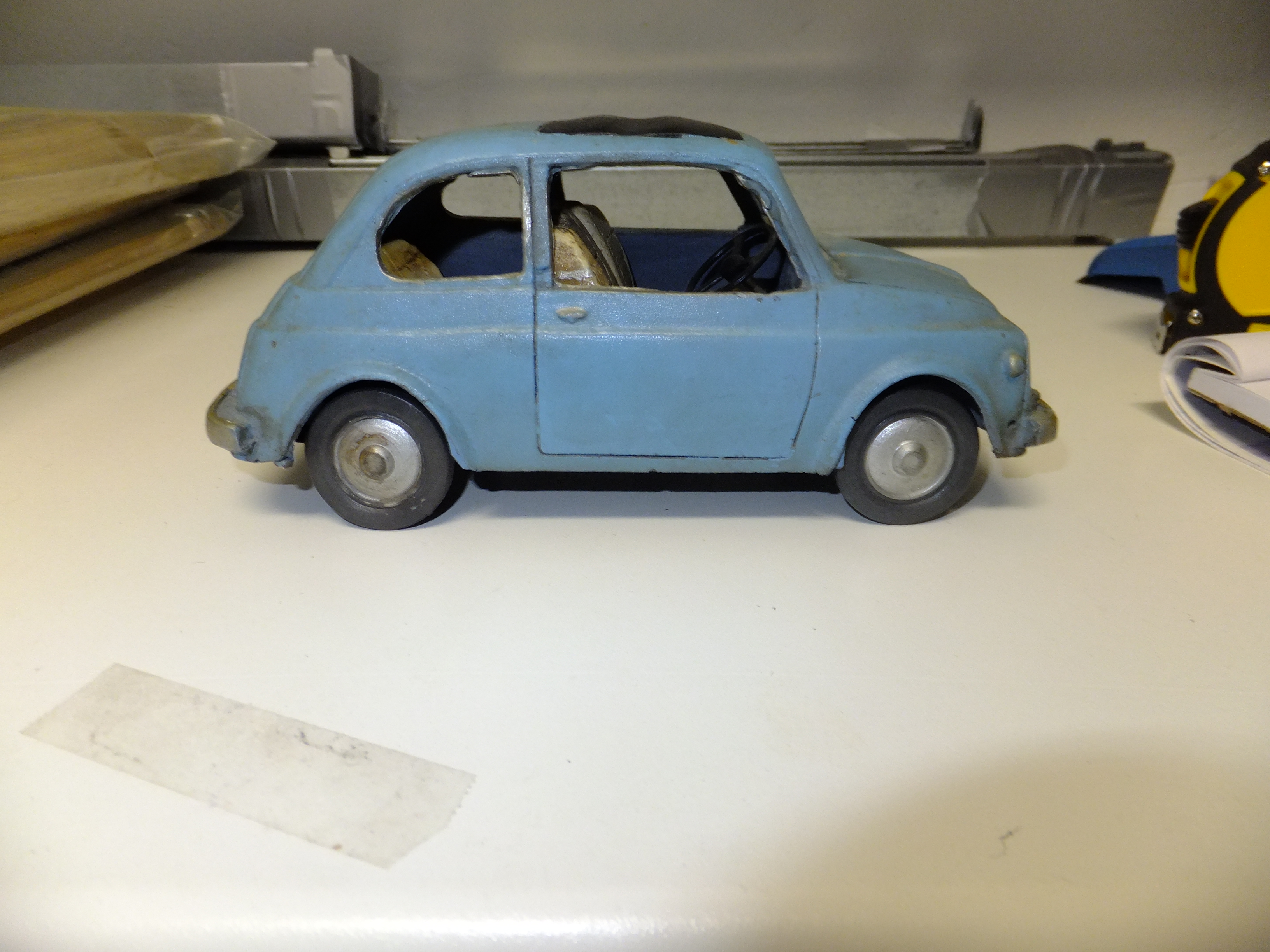 Schaalmodel Fiat 500 – blauwe kleur – nette staat – compleet interieur