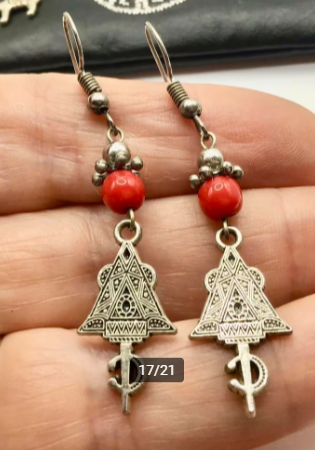 Vintage lotje sieraden Marokkaans 3 armbanden 2 oorbellen Vintage lotje sieraden Marokkaans 3 armbanden 2 oorbellen