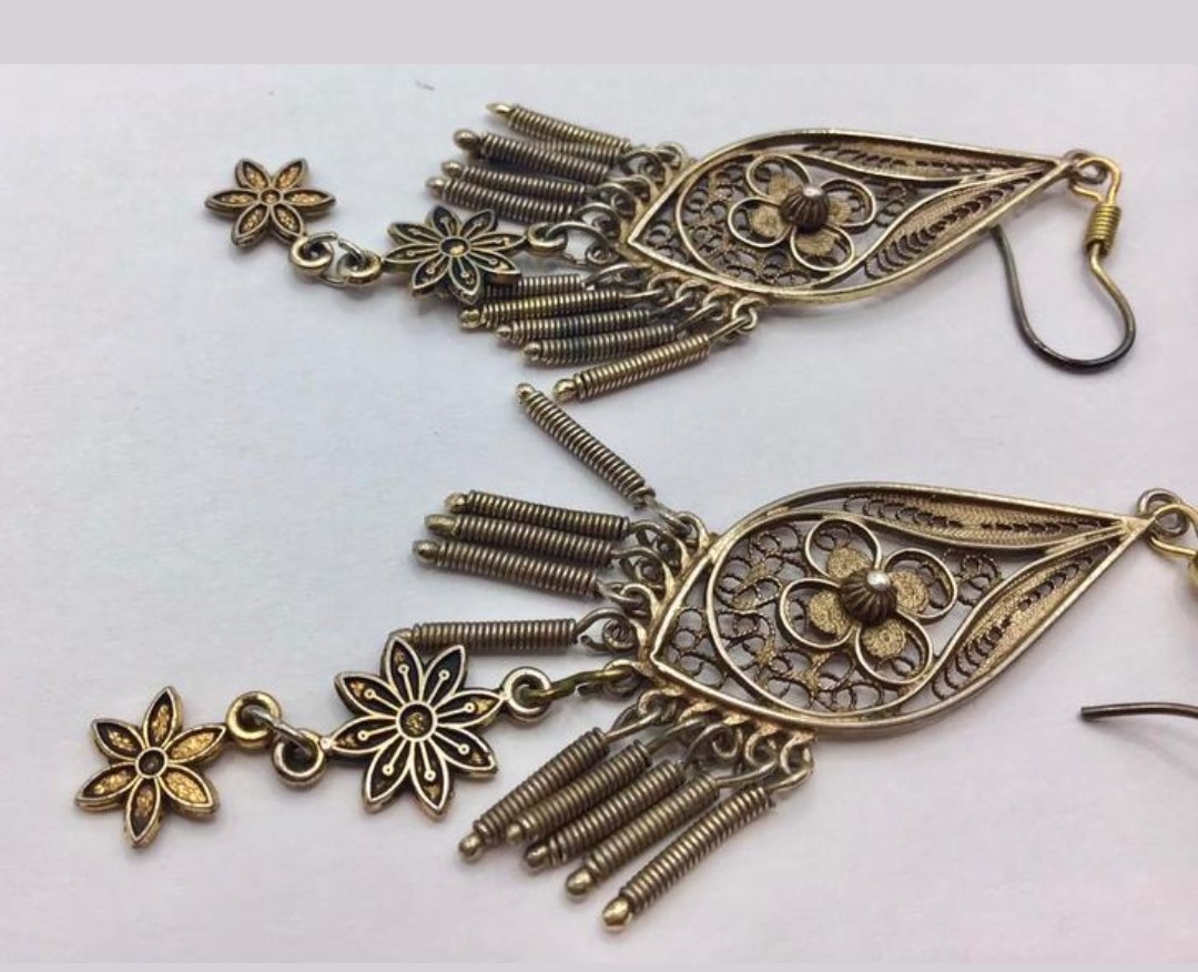 Vintage oorbellen filigrein zilver goud verguld filigraan Vintage oorbellen filigrein zilver goud verguld filigraan