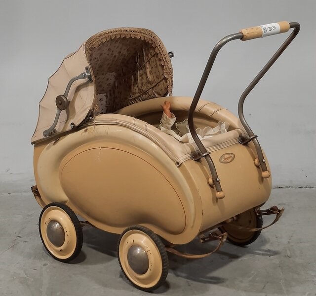 Kinderwagen met 2 poppen Faxonia Kinderwagen met 2 poppen Faxonia
