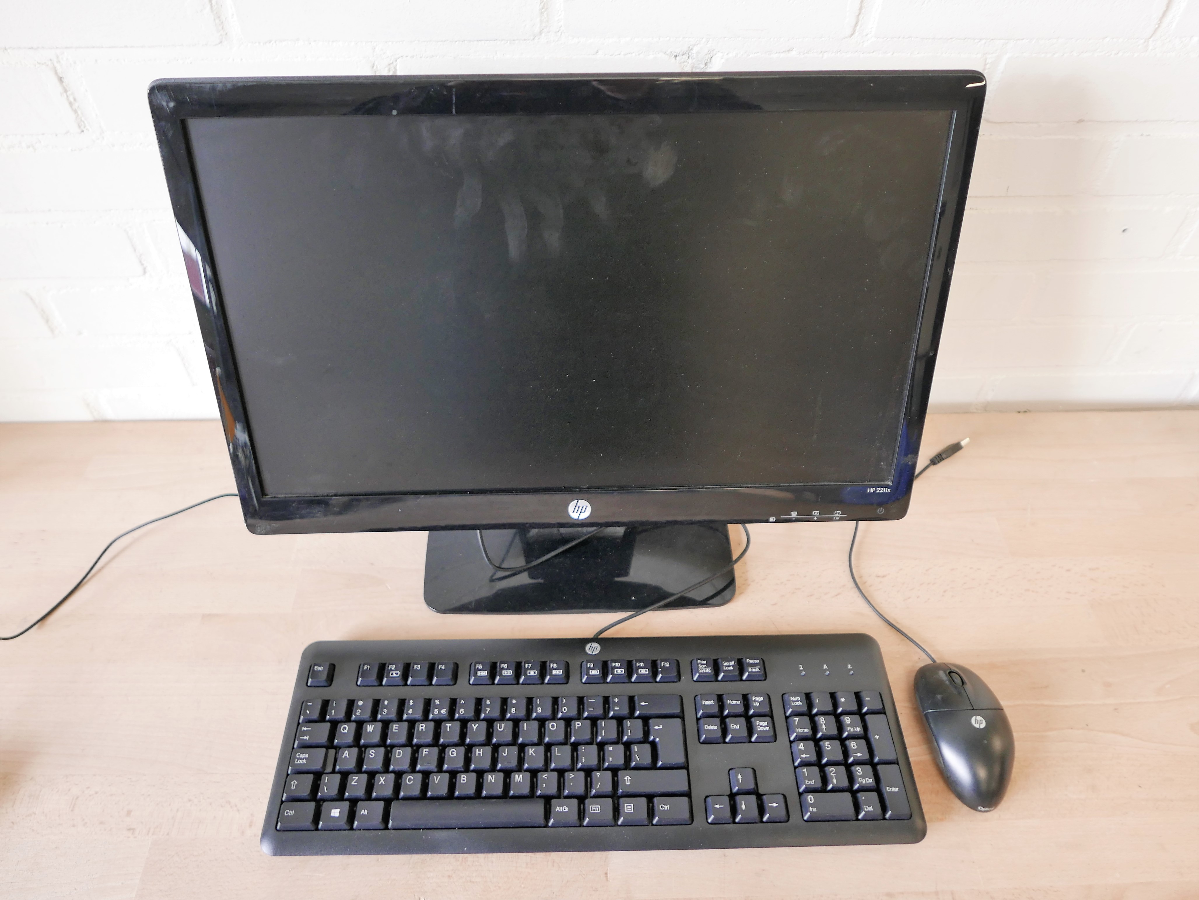 HP monitor 2211X met toetsenbord en muis  