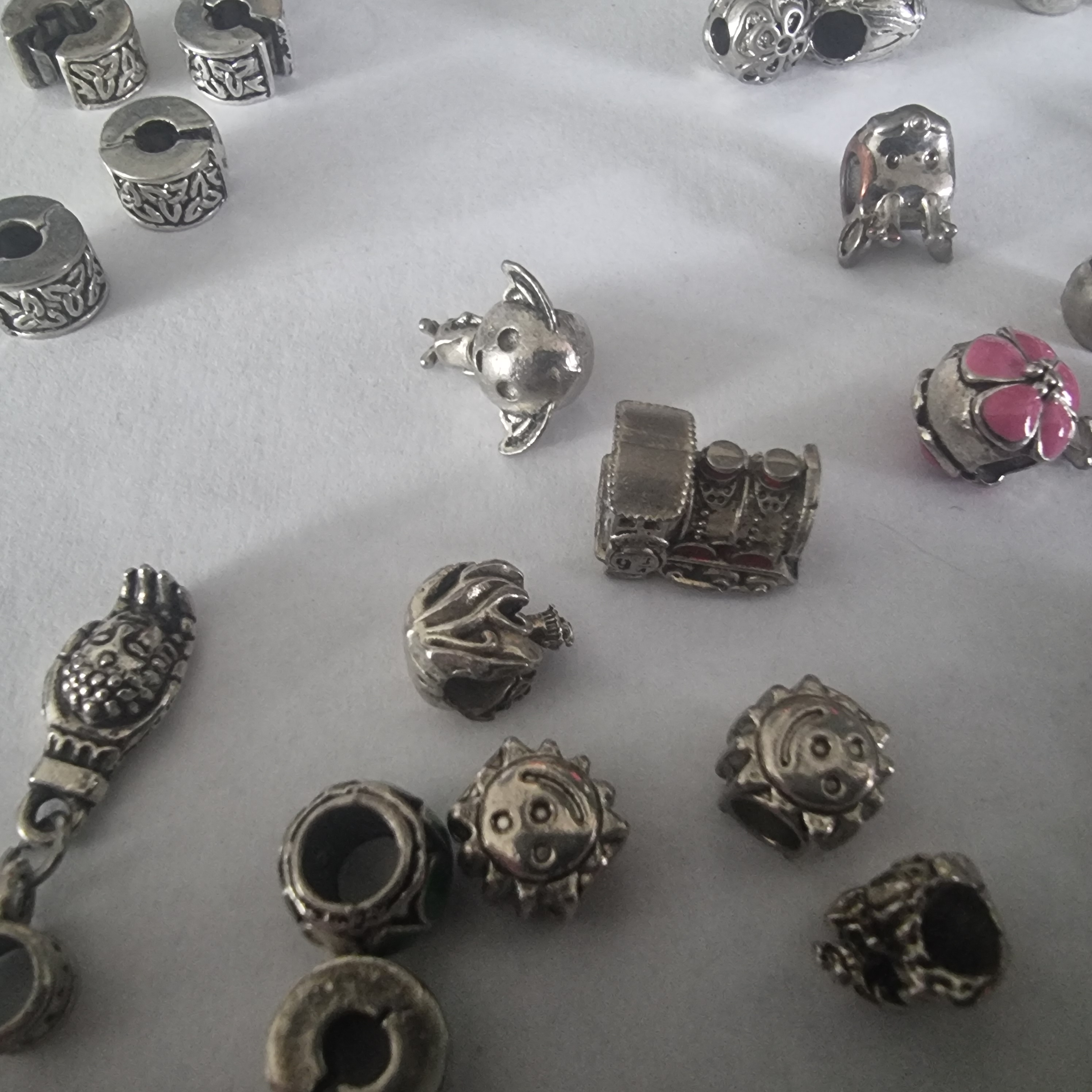 Pandora armband met bedels. Pandora armband met bedels.