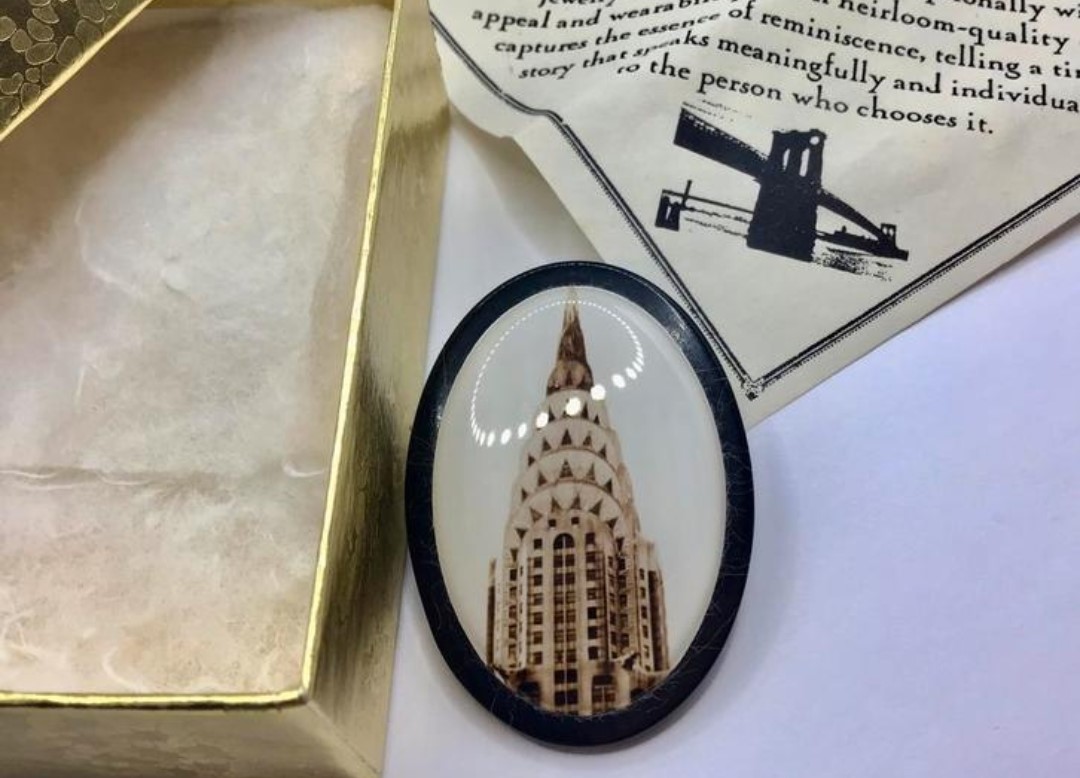 Vintage Design broche Chrysler Building artiest Laura Graham Vintage Design broche Chrysler Building artiest Laura Graham