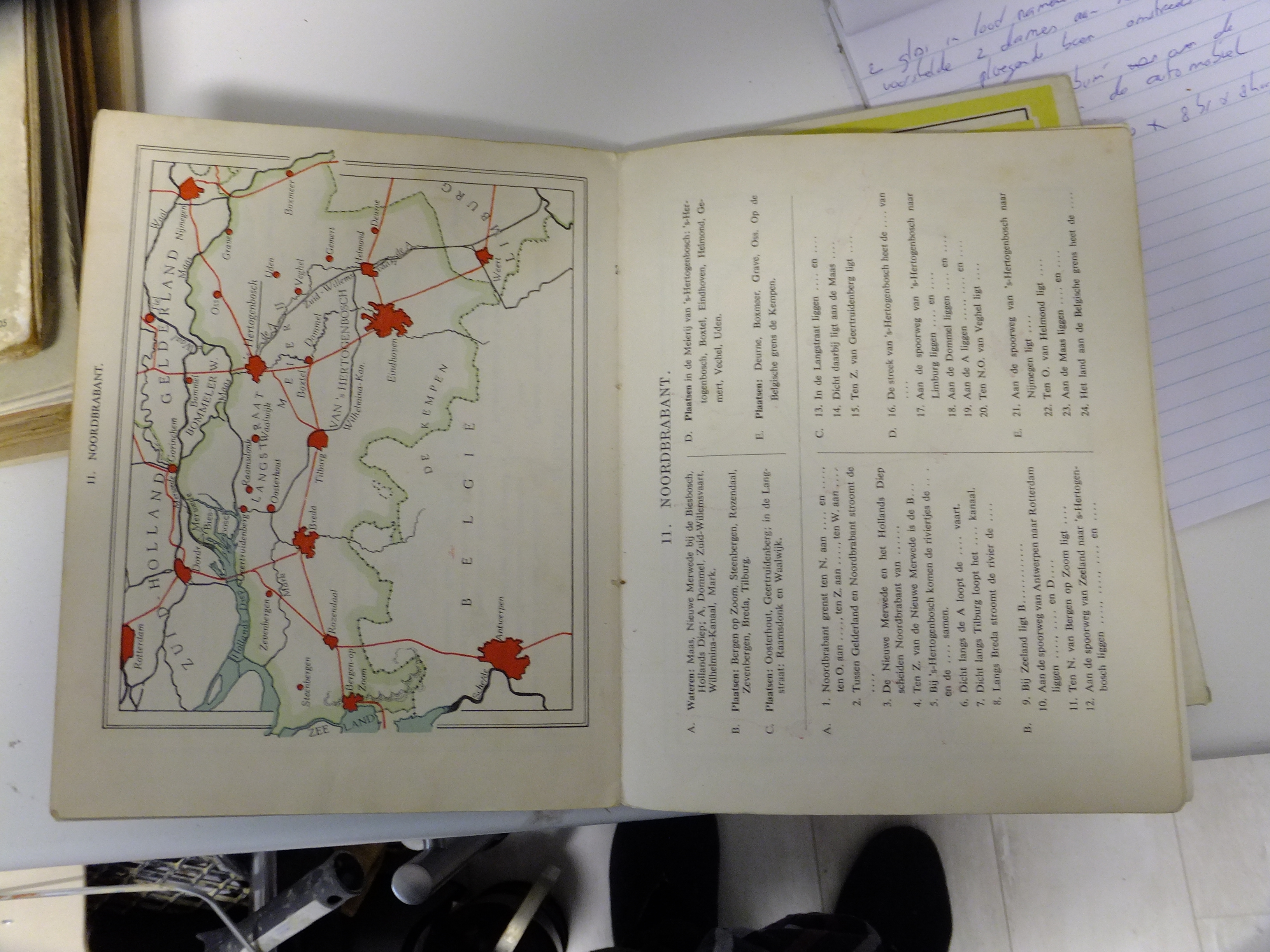 9 nostalgische atlassen + 1 voorbereidende aardrijkskunde – historische onderwijsmaterialen – vanaf jaren '30