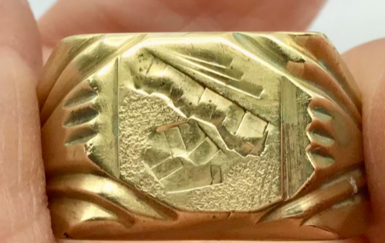 Vintage zegelring heren goud. Vintage zegelring heren goud.