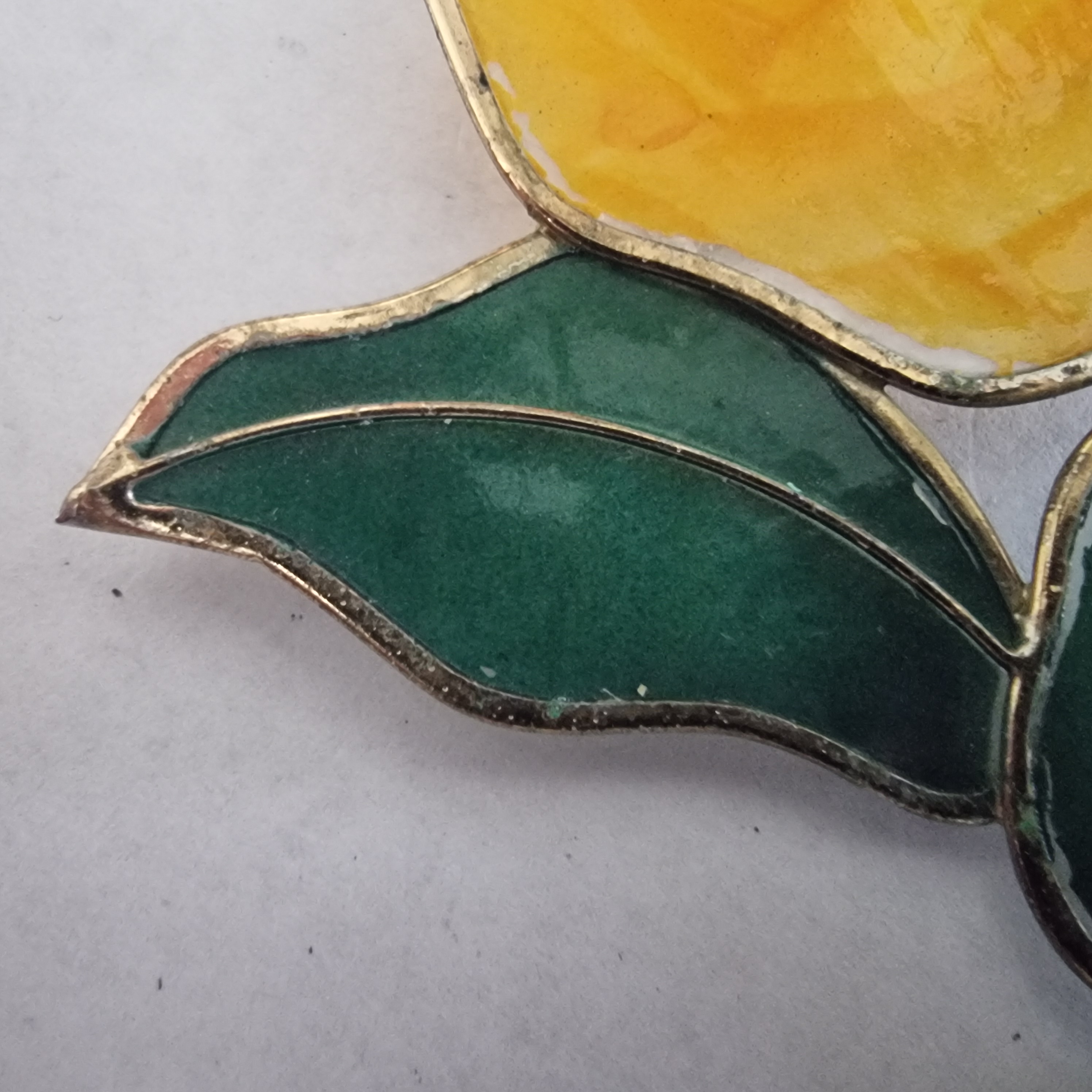 Kleurrijke broche