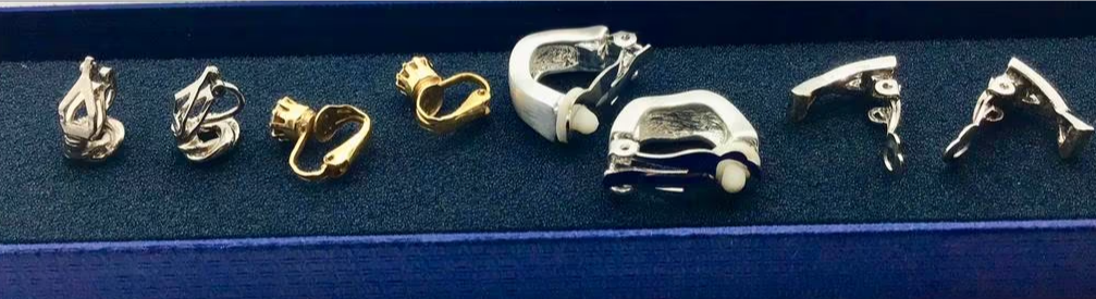 Vintage lot oorbellen staal kristallen aquamarijn 4 paar Vintage lot oorbellen staal kristallen aquamarijn 4 paar