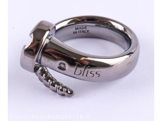 Bliss ring