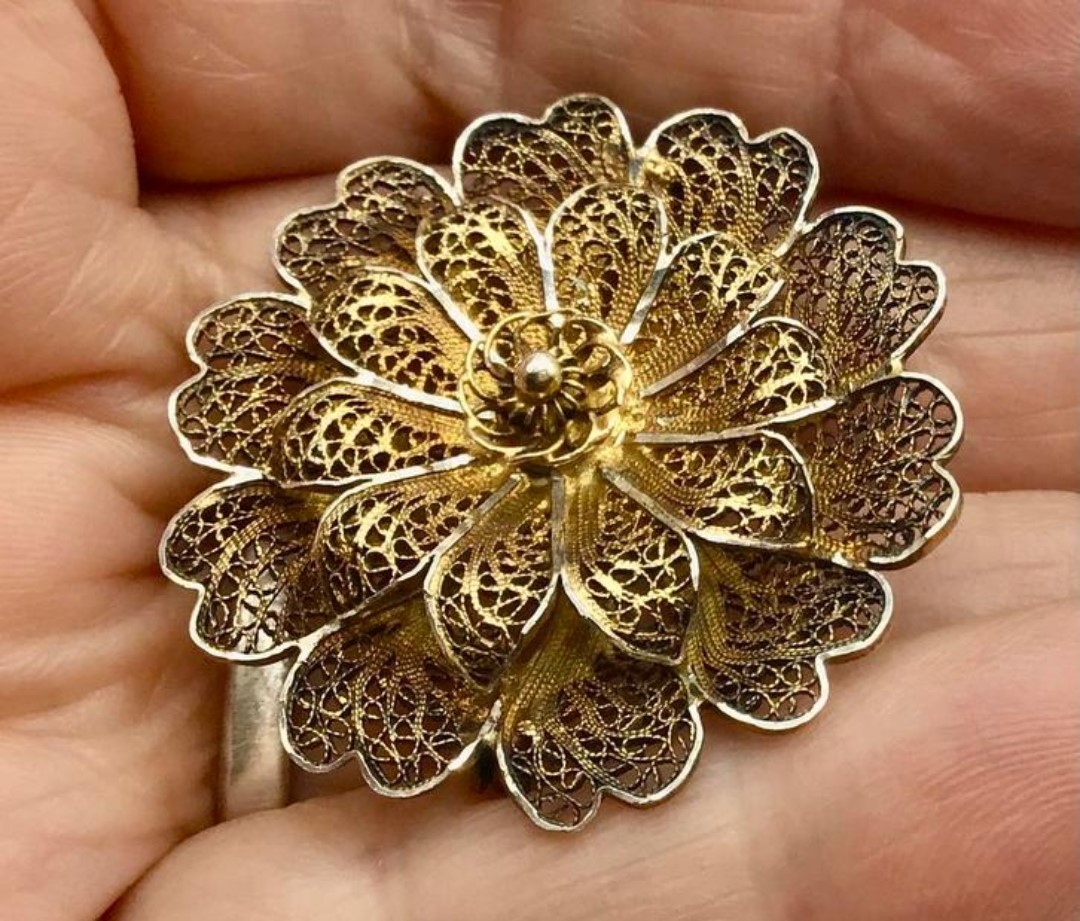 Vintage broche goud verguld filigrein broche 925 goud verg. Vintage broche goud verguld filigrein broche 925 goud verg.