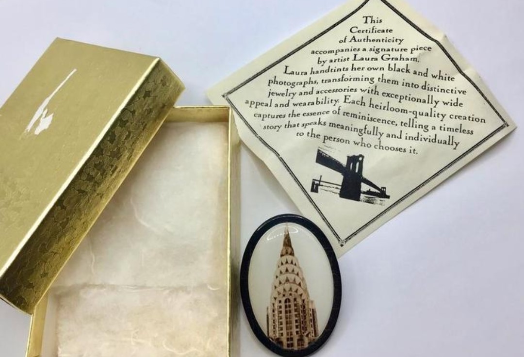 Vintage Design broche Chrysler Building artiest Laura Graham Vintage Design broche Chrysler Building artiest Laura Graham