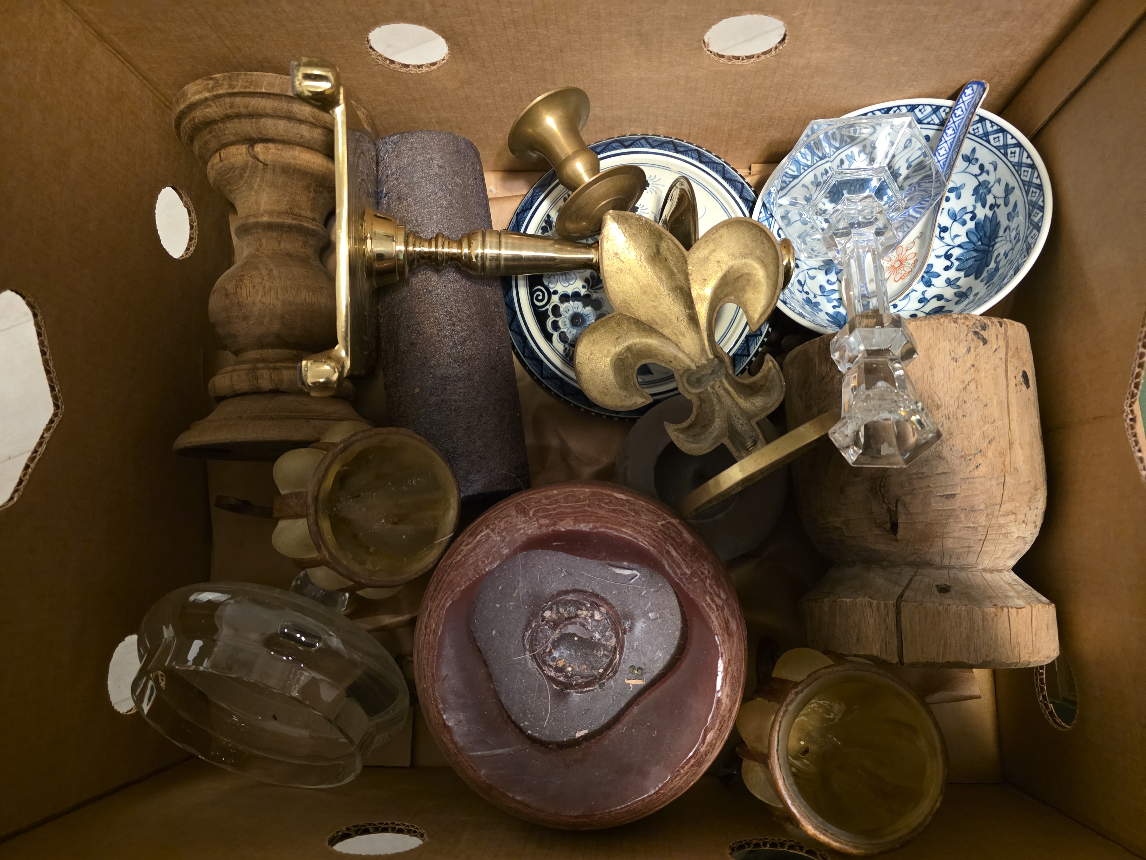 Doos met diverse goederen