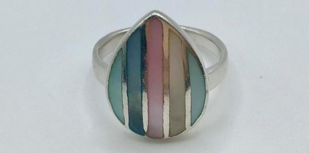 Druppel vormige damesring