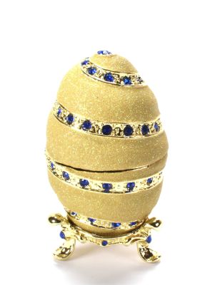 Siereieren naar het model van Faberge