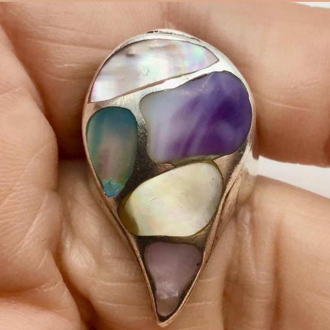 Grote druppelvormige damesring