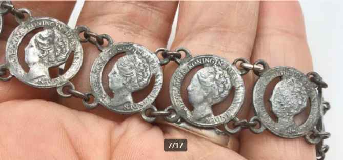 Armband van Wilhelmina dubbeltjes Armband van Wilhelmina dubbeltjes
