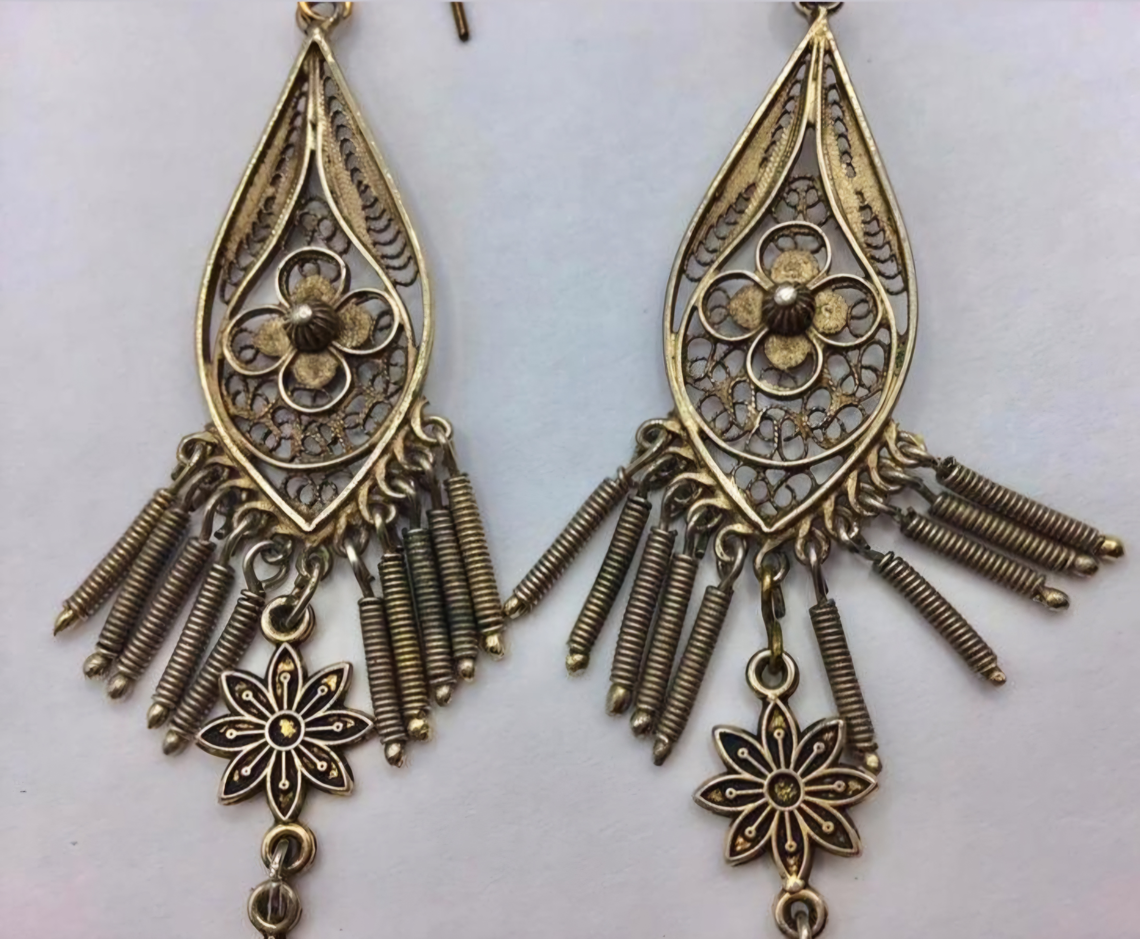 Vintage oorbellen filigrein zilver goud verguld filigraan Vintage oorbellen filigrein zilver goud verguld filigraan