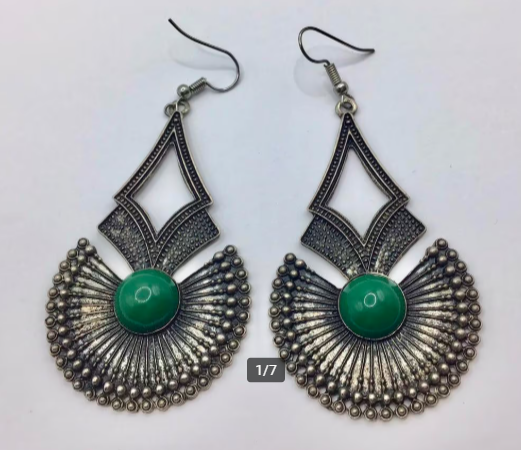 Vintage oorbellen Etnische oorbellen ijzer groene steen