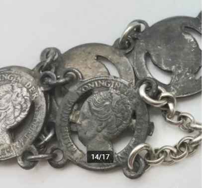 Armband van Wilhelmina dubbeltjes Armband van Wilhelmina dubbeltjes