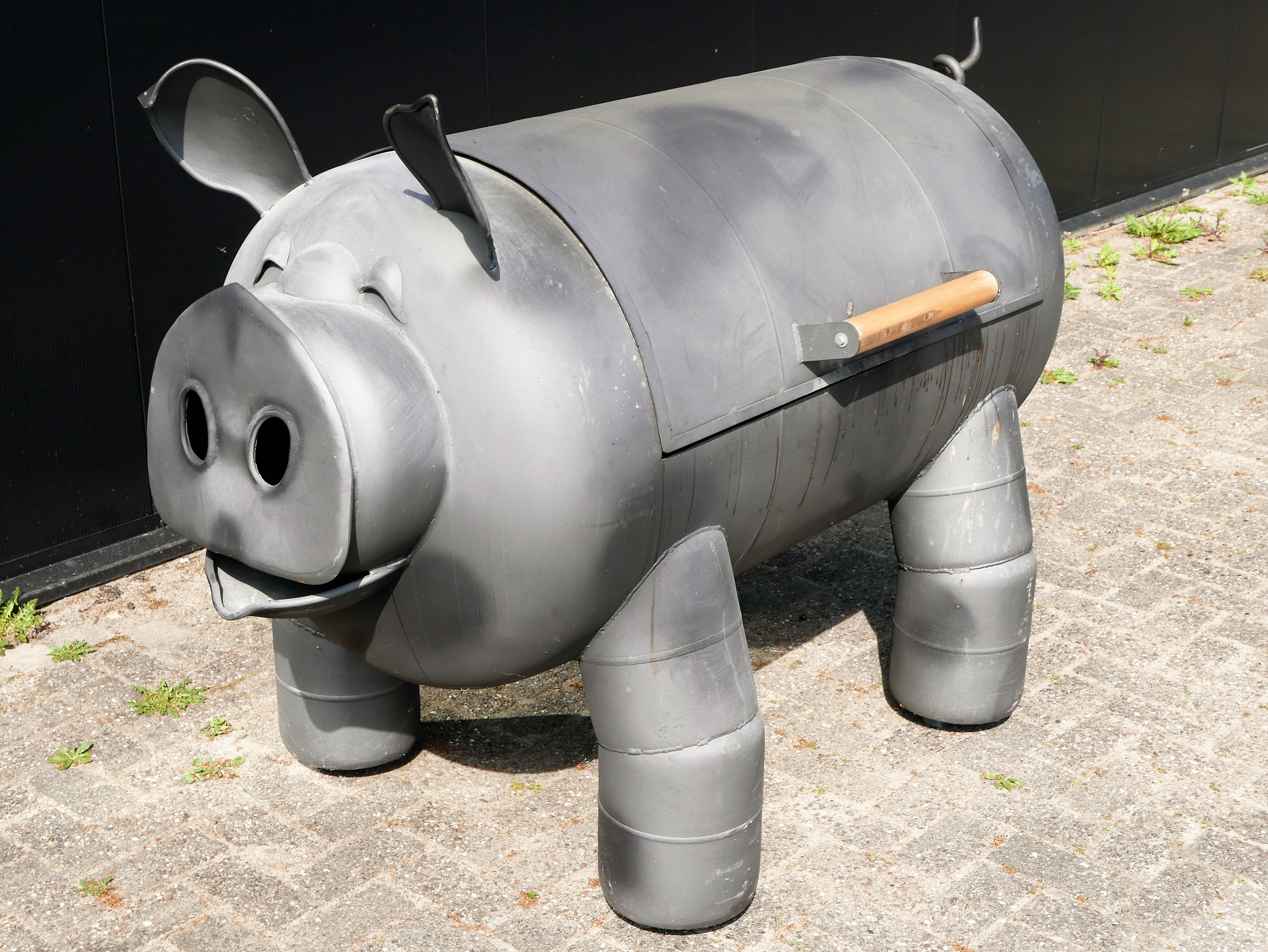 Pigbecue, stoere barbeque in varkensvorm 