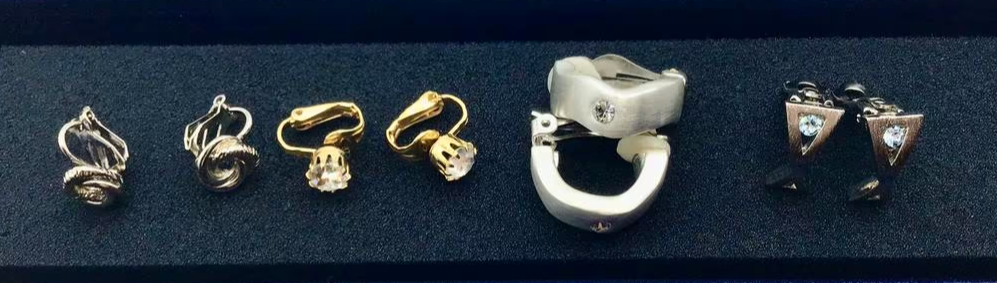 Vintage lot oorbellen staal kristallen aquamarijn 4 paar Vintage lot oorbellen staal kristallen aquamarijn 4 paar