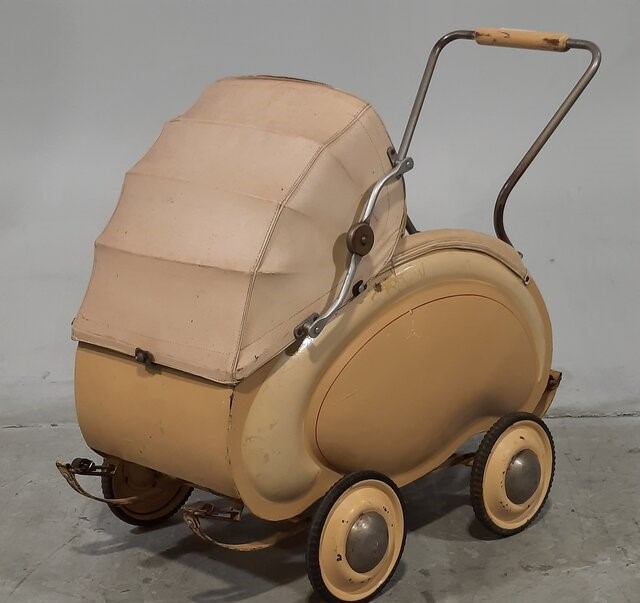 Kinderwagen met 2 poppen Faxonia Kinderwagen met 2 poppen Faxonia
