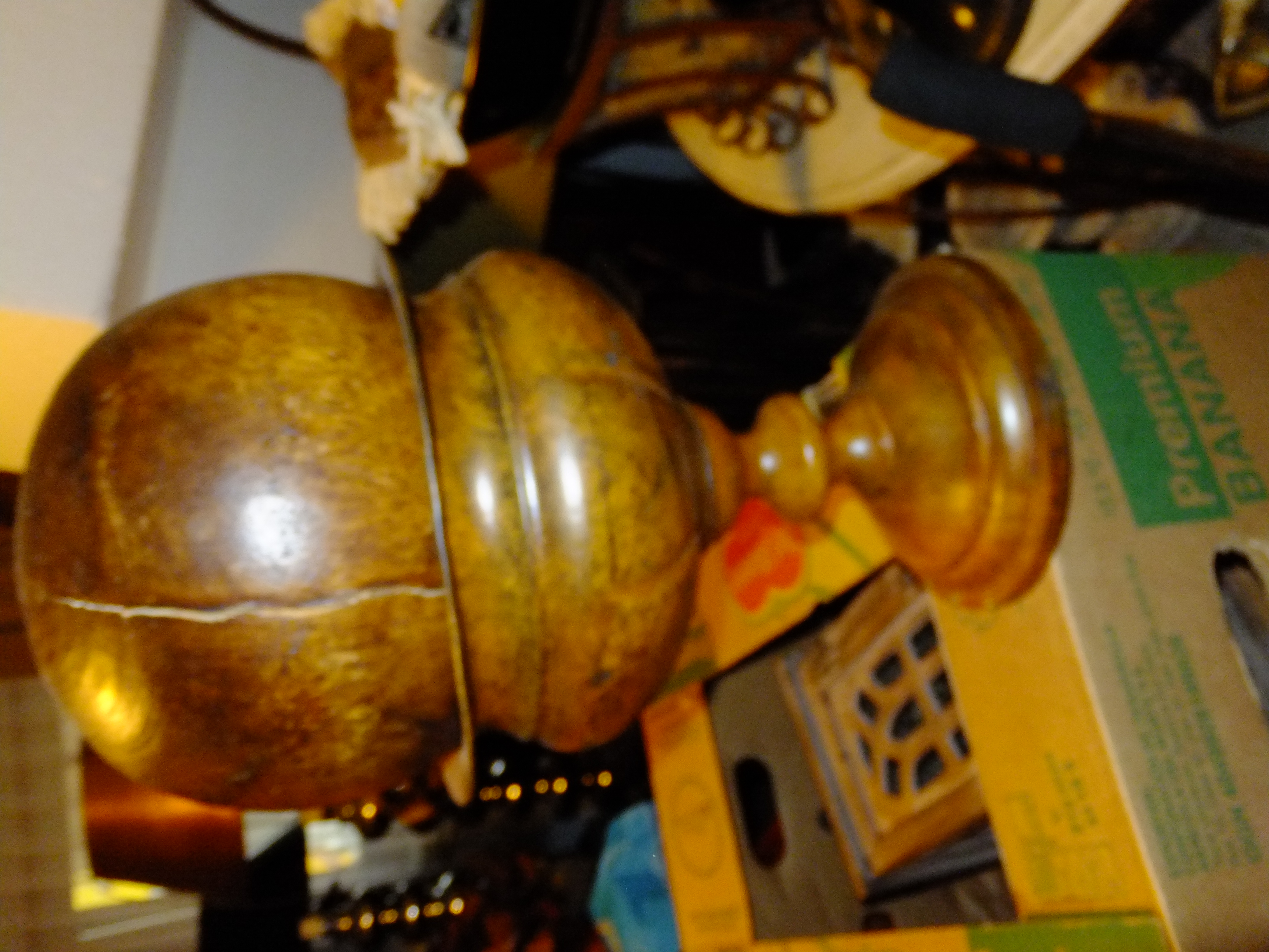Houten schaal met bol