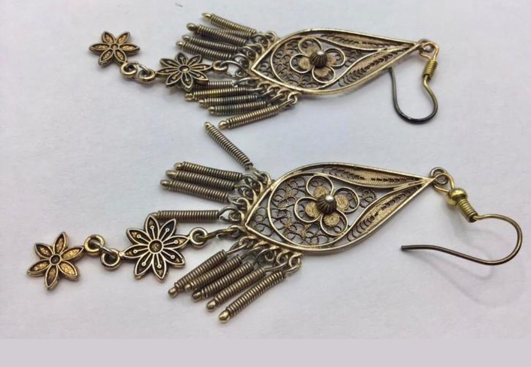 Vintage oorbellen filigrein zilver goud verguld filigraan Vintage oorbellen filigrein zilver goud verguld filigraan