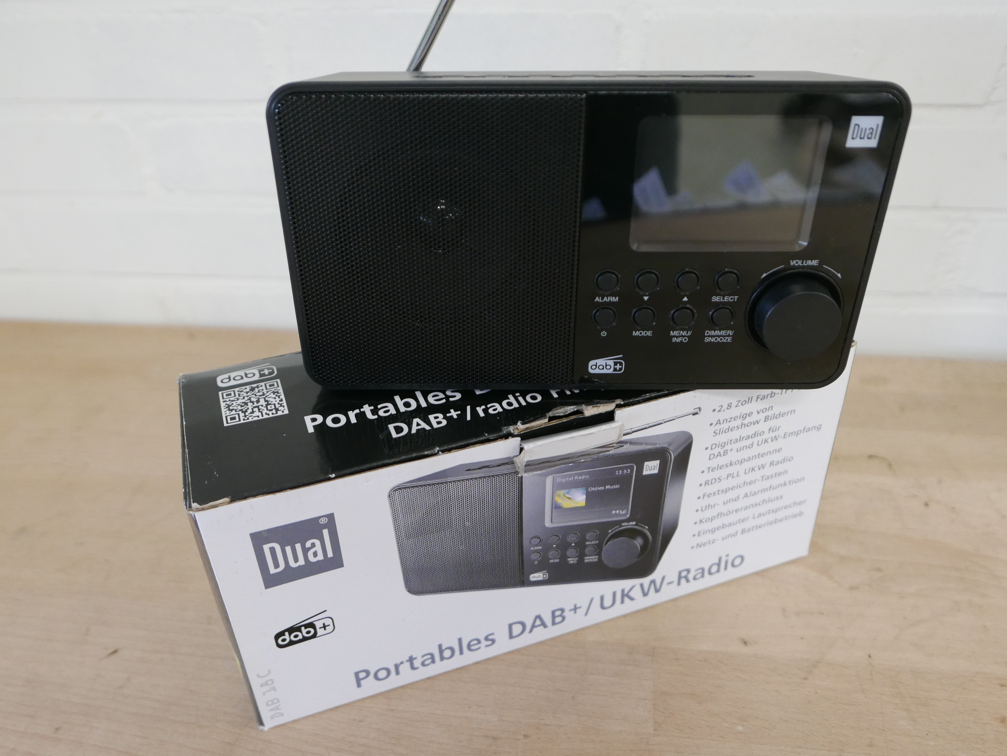 Dual digitale radio DAB 18C (adviesprijs € 73,-)