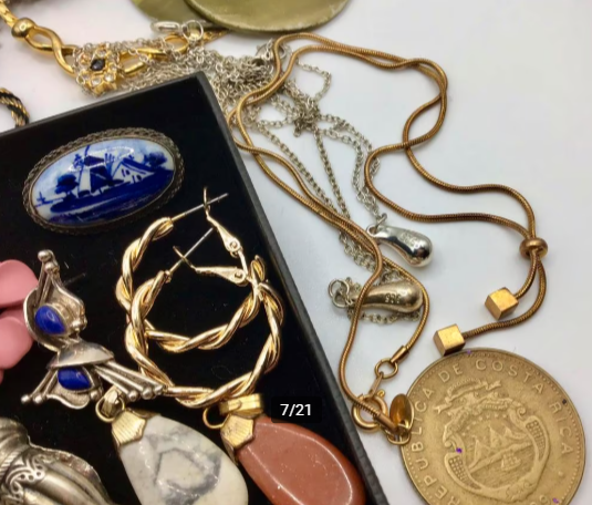 Vintage sieraden groot lot oude sieraden Vintage sieraden groot lot oude sieraden