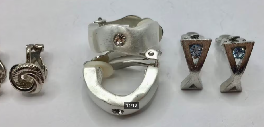 Vintage lot oorbellen staal kristallen aquamarijn 4 paar Vintage lot oorbellen staal kristallen aquamarijn 4 paar