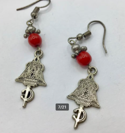 Vintage lotje sieraden Marokkaans 3 armbanden 2 oorbellen Vintage lotje sieraden Marokkaans 3 armbanden 2 oorbellen