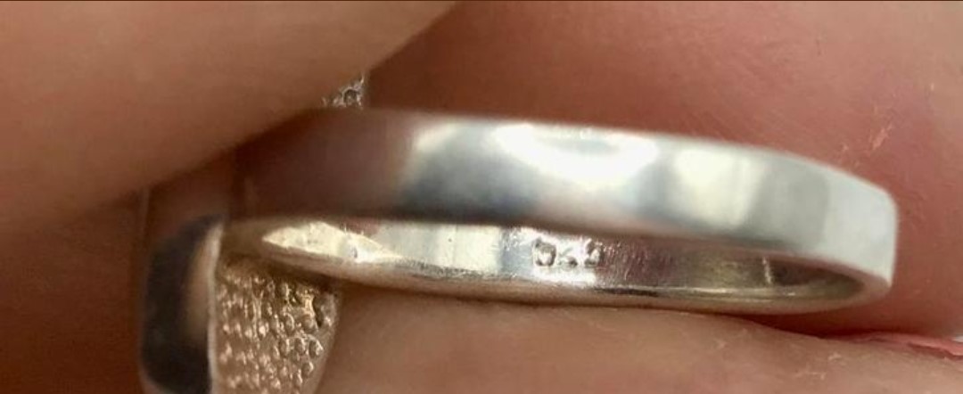 Druppel vormige damesring