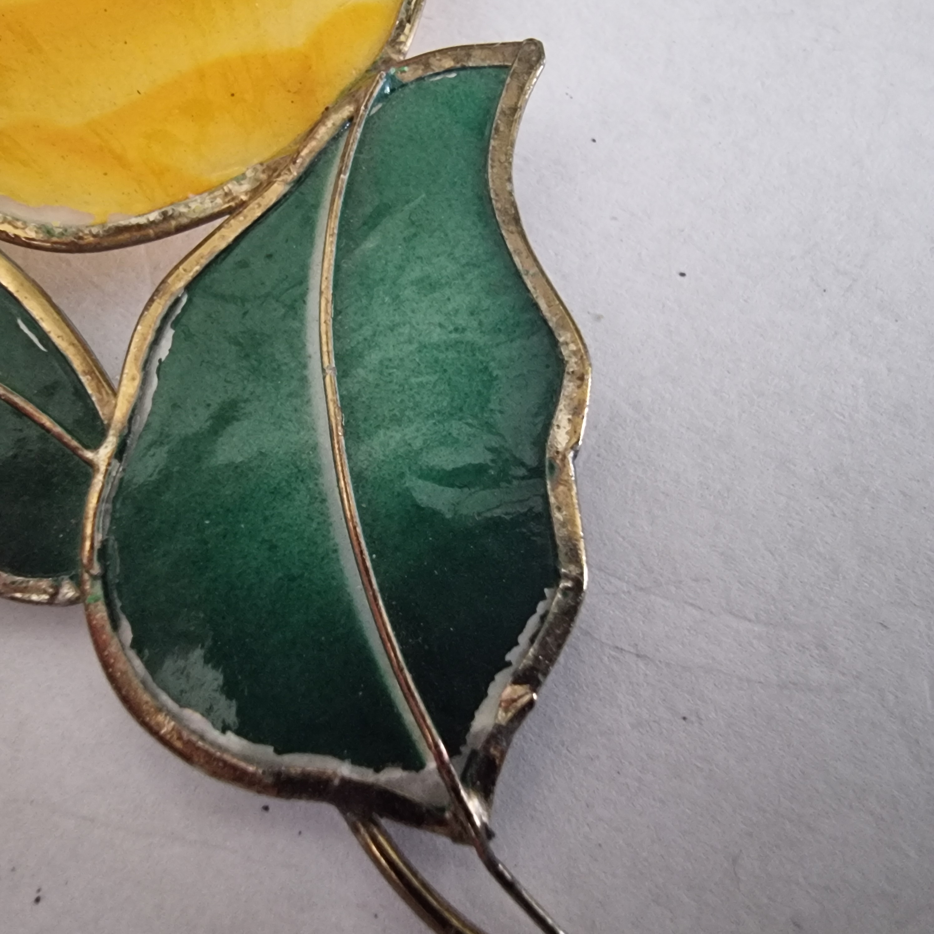 Kleurrijke broche