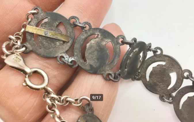 Armband van Wilhelmina dubbeltjes Armband van Wilhelmina dubbeltjes
