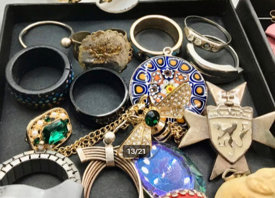 Vintage sieraden groot lot oude sieraden Vintage sieraden groot lot oude sieraden