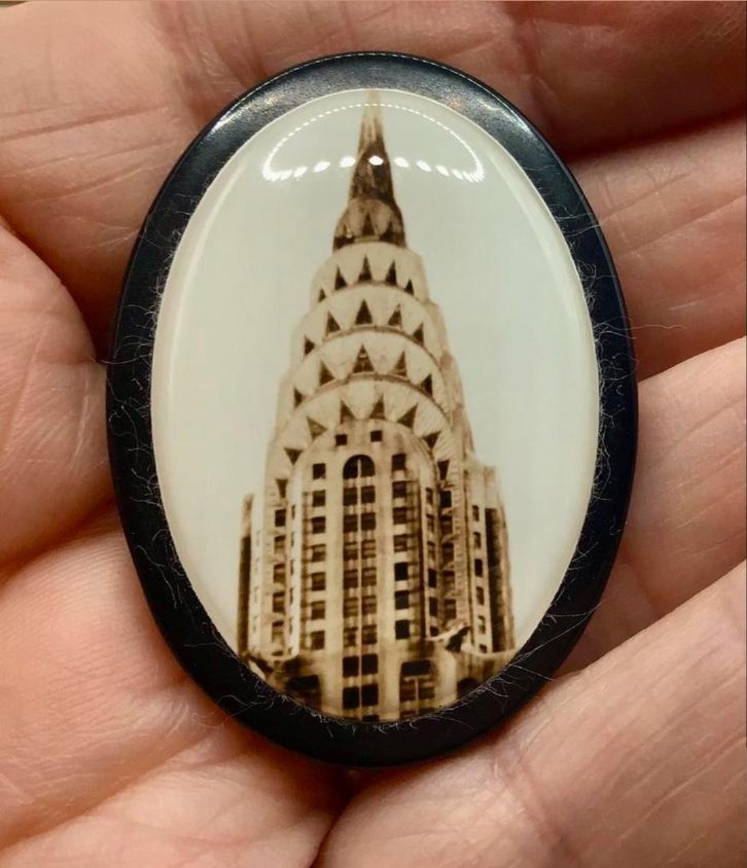 Vintage Design broche Chrysler Building artiest Laura Graham Vintage Design broche Chrysler Building artiest Laura Graham