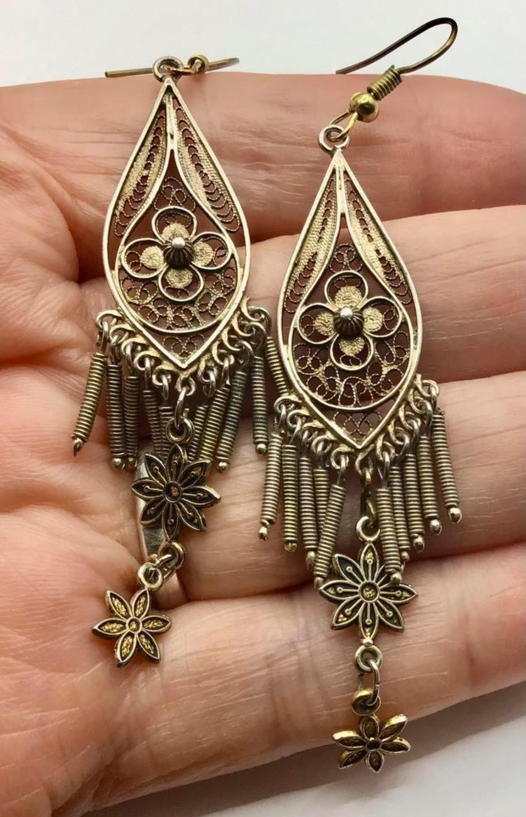 Vintage oorbellen filigrein zilver goud verguld filigraan Vintage oorbellen filigrein zilver goud verguld filigraan