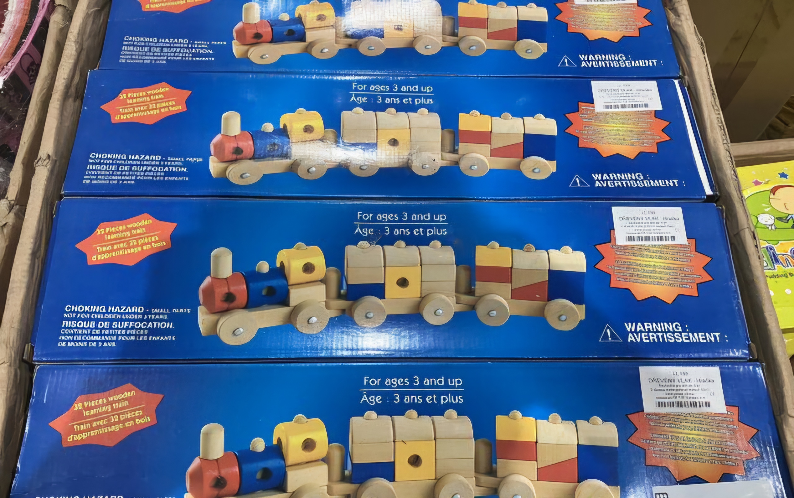 Set van 24 houten speelgoedtreinen – locomotief + 2 wagons