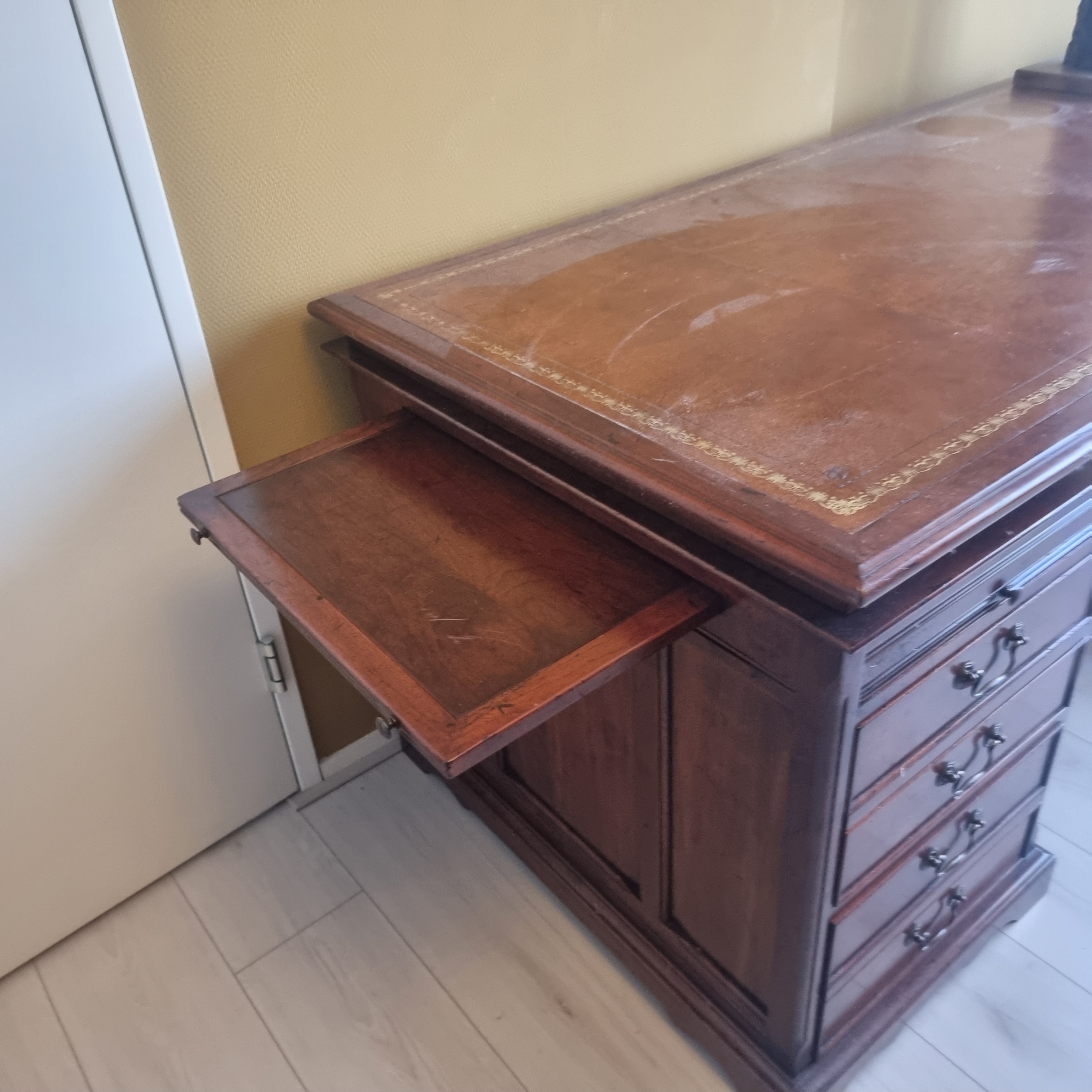 Engels bureau Engels bureau