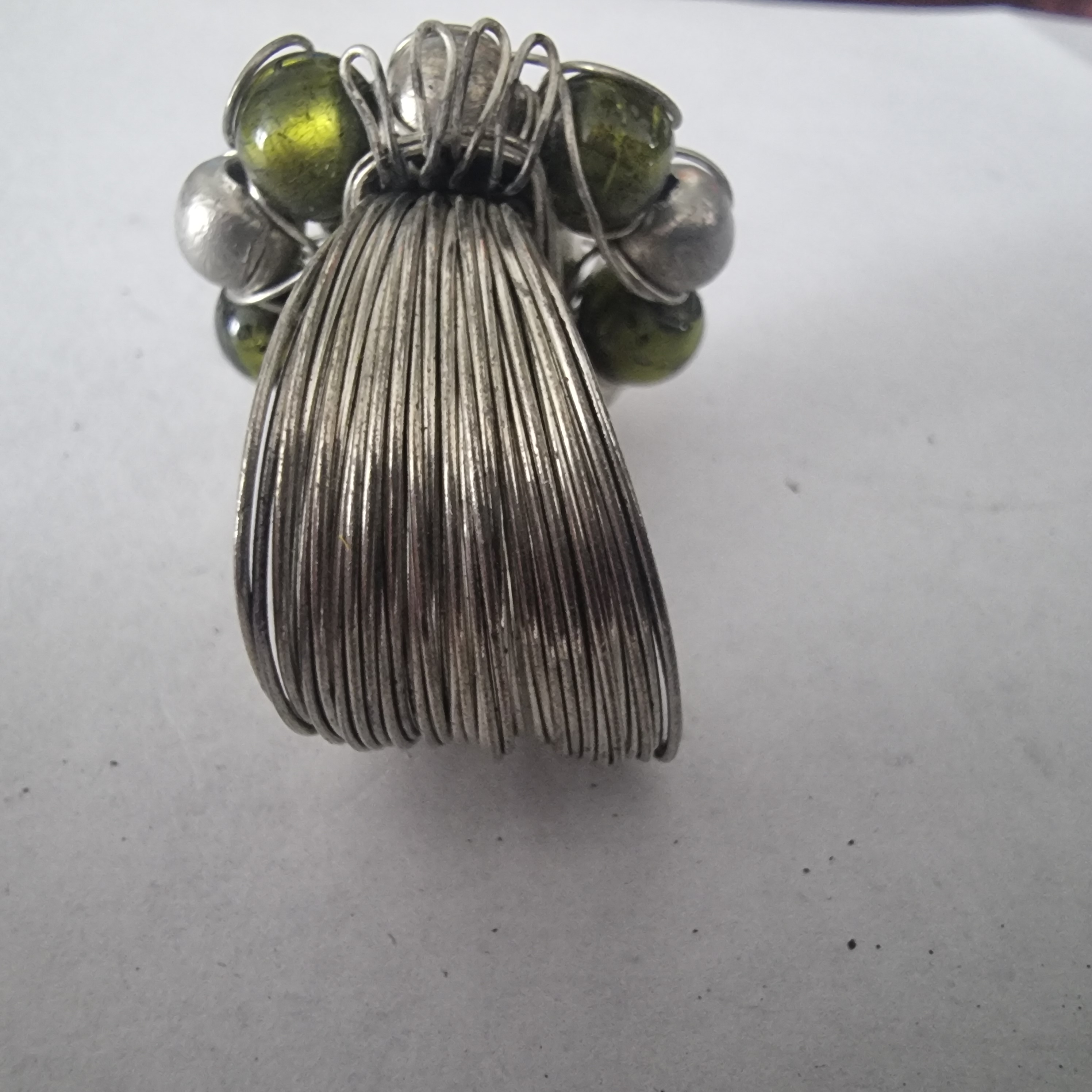 Vintage ring groen glas etnisch zilver handgemaakt.