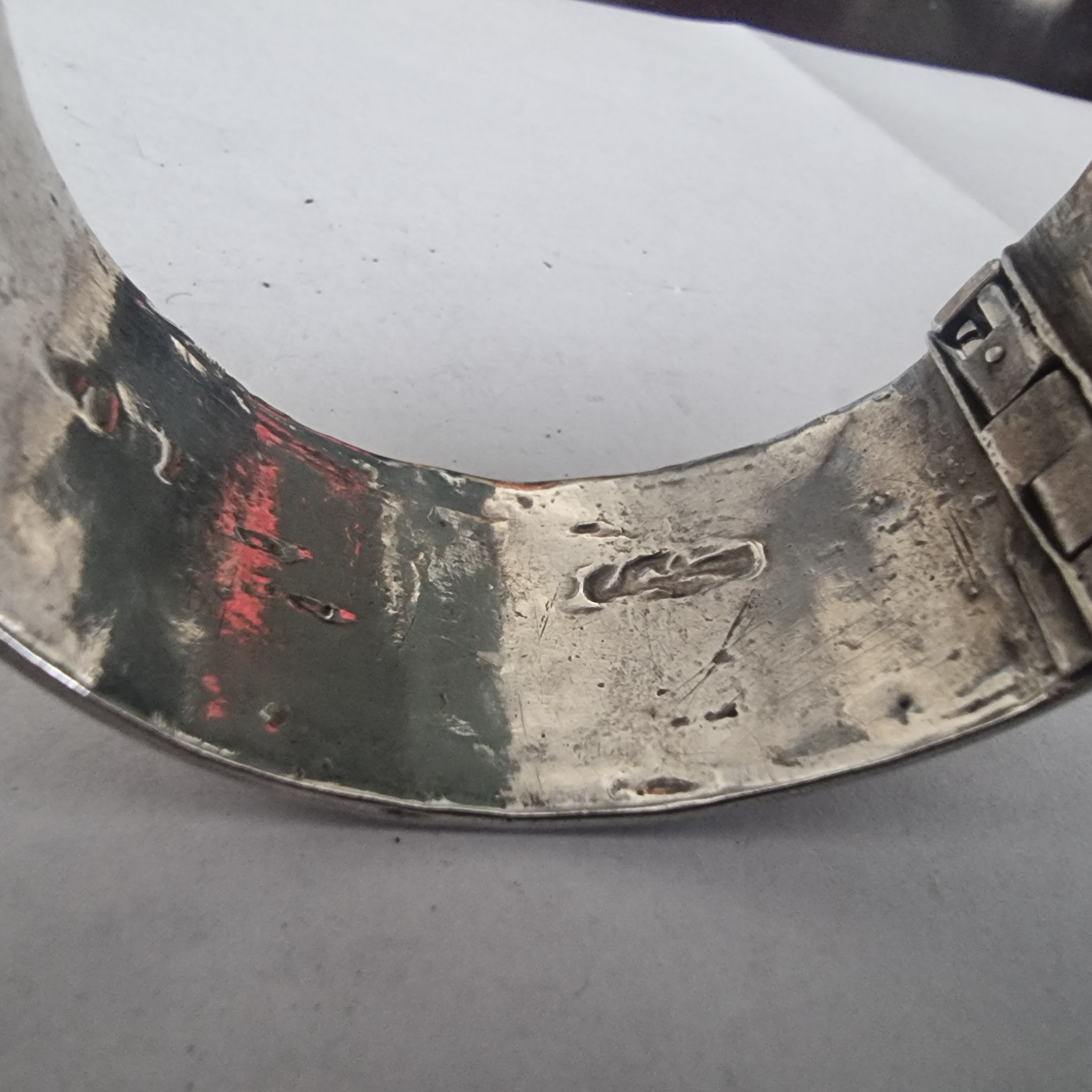 Vintage Berber Marokko armband echt zilver rijk bewerkt.