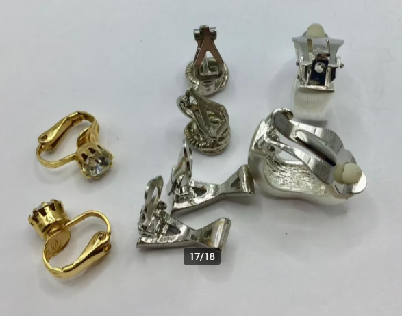 Vintage lot oorbellen staal kristallen aquamarijn 4 paar Vintage lot oorbellen staal kristallen aquamarijn 4 paar