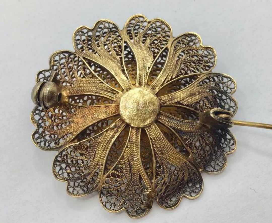 Vintage broche goud verguld filigrein broche 925 goud verg. Vintage broche goud verguld filigrein broche 925 goud verg.