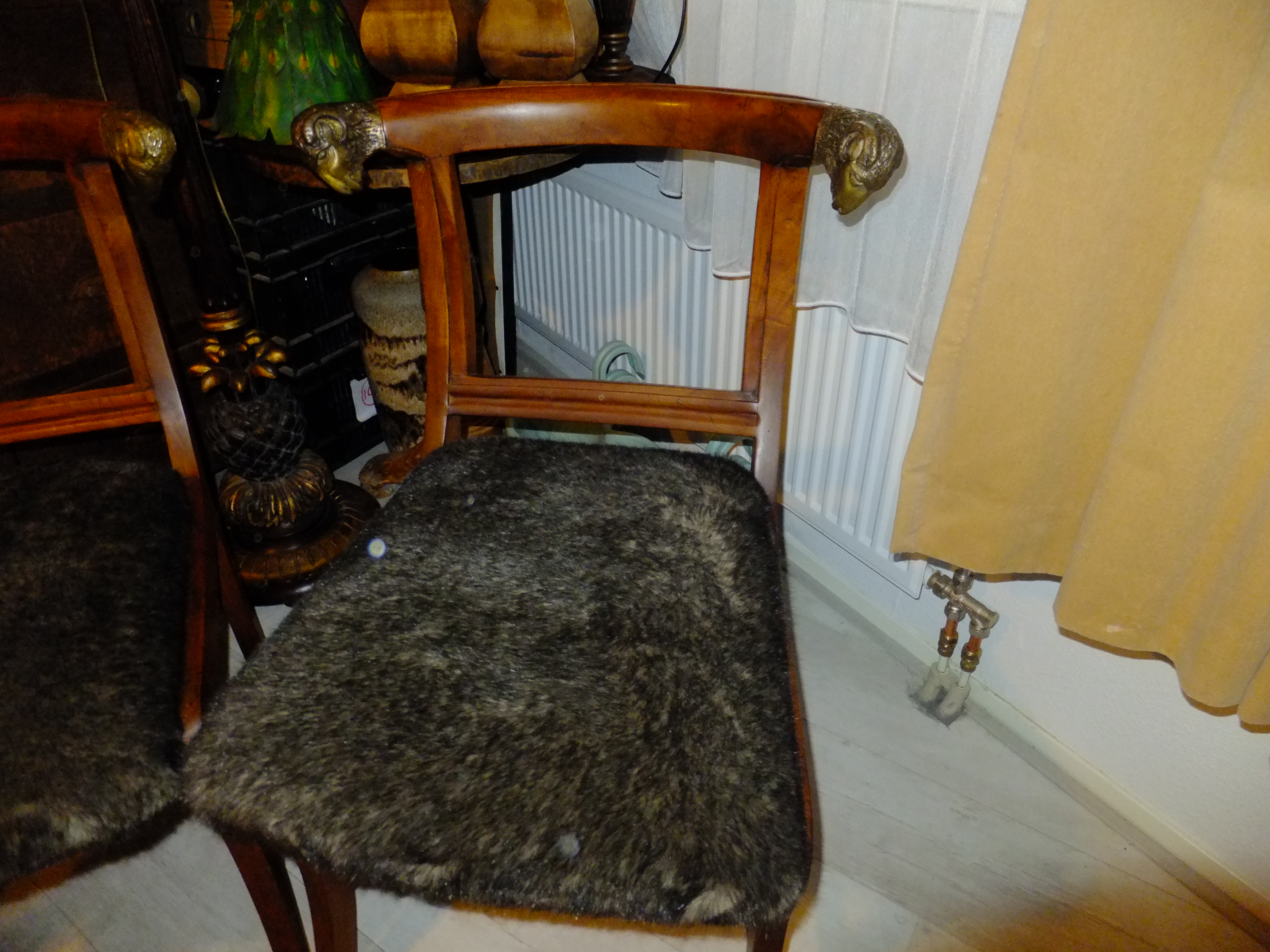 2 Eetkamer stoelen